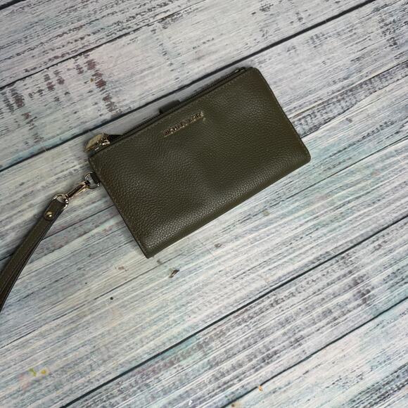 Michael Kors Olive Green Leather Wristlet Wallet Phone Case Organizer - Picture 1 of 3